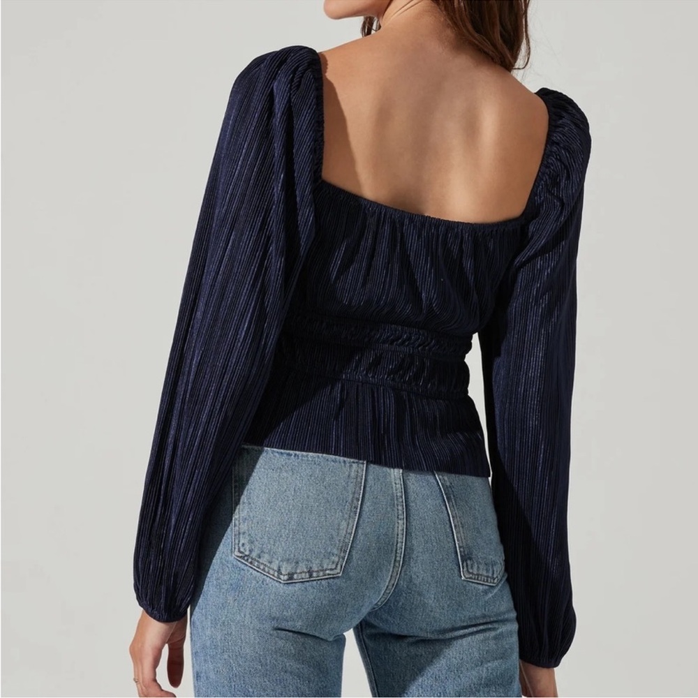 ASTR Ziva plisse midnight navy blue long sleeve puff sleeve blouse - Picture 2 of 14